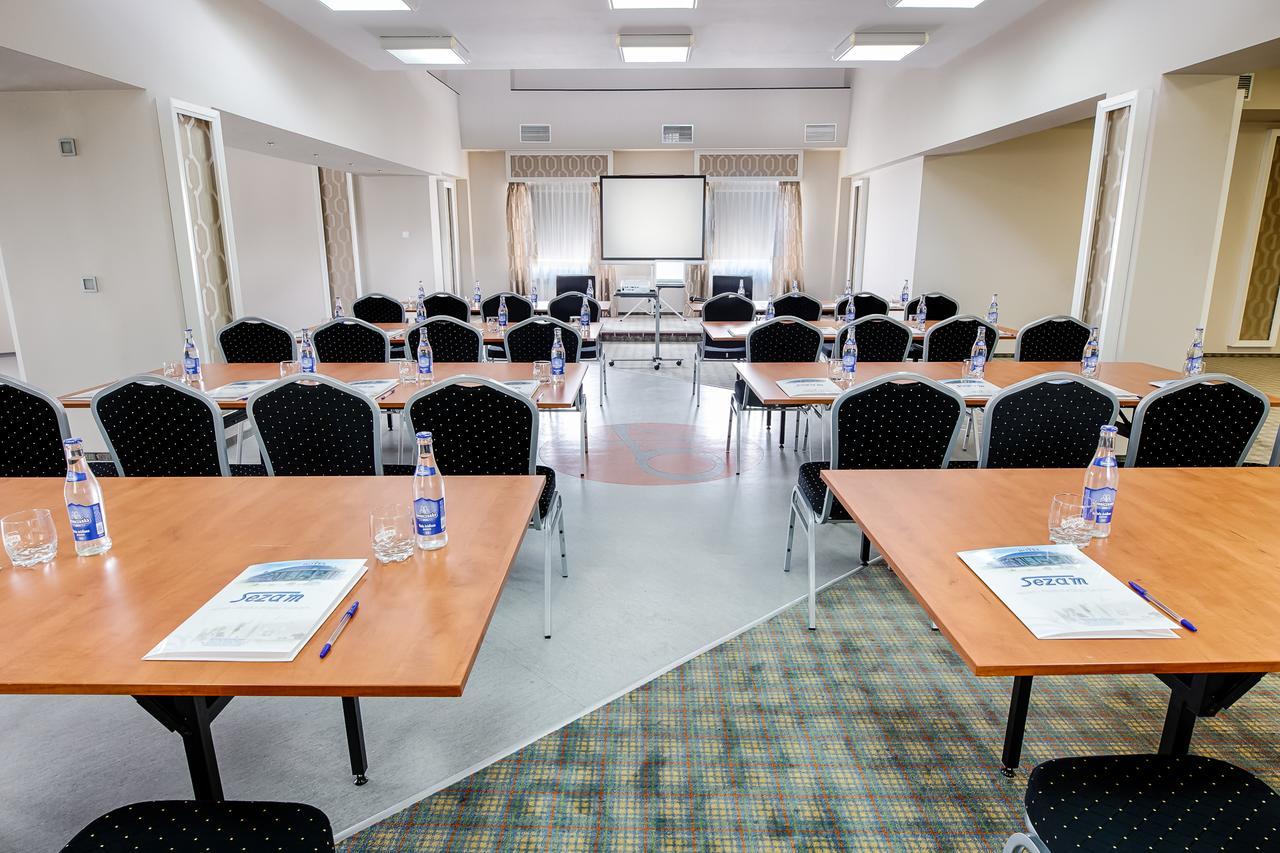 Hotel Sezam ماخوفا المظهر الخارجي الصورة